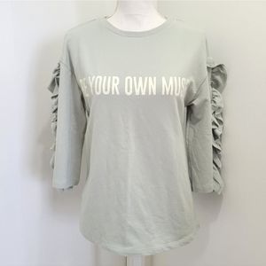 Sweater with Ruffle Details XS